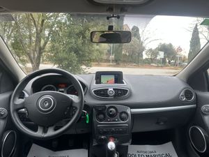 Renault Clio 5p 20 Aniversario 1.2 75 eco2  - Foto 23