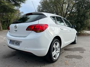 Opel Astra 5p Enjoy 1.4 100 CV  - Foto 5
