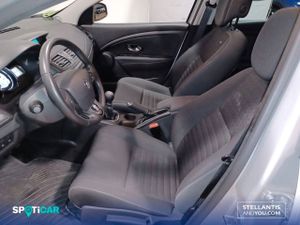 Renault Megane Sp. Tou. Bose Energy dCi 110 S&S Euro 6 - Foto 9