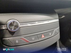 Peugeot 308 5p Allure 1.2 PureTech 96KW (130CV) Auto - Foto 20