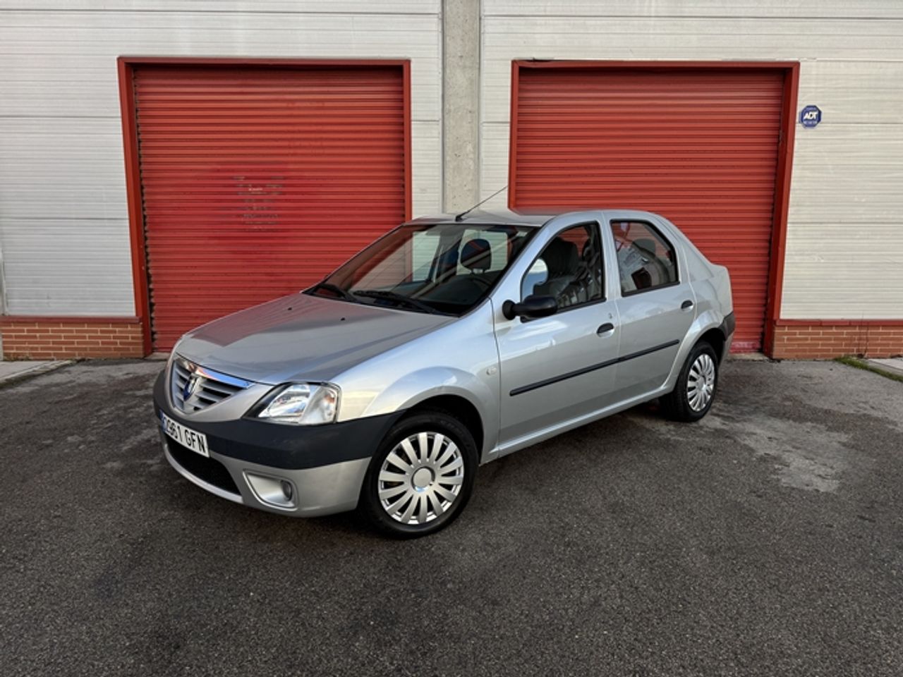 Dacia Logan Ambiance 1.4  - Foto 1