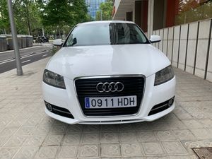 Audi A3 1.6 TDI 105cv Attraction  - Foto 3