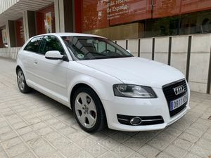 Audi A3 1.6 TDI 105cv Attraction  - Foto 4