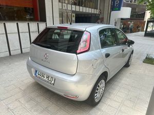 Fiat Punto 1.4 8v Lounge 77 CV Gasolina S&S  - Foto 6