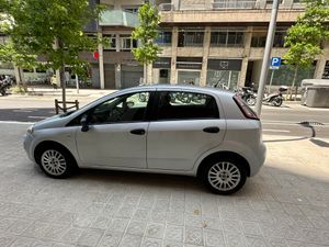 Fiat Punto 1.4 8v Lounge 77 CV Gasolina S&S  - Foto 9