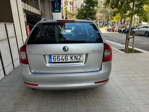 Skoda Octavia Combi 1.6 TDI CR Collection  - Foto 7