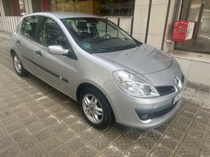 Renault Clio Confort Dynamique 1.4 16v   - Foto 4