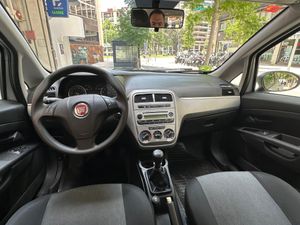 Fiat Punto 1.4 8v Lounge 77 CV Gasolina S&S  - Foto 16