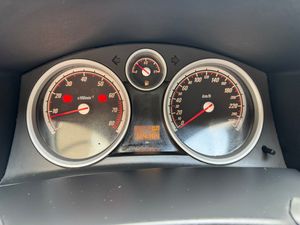 Opel Astra GTC 2.0 Turbo 170 CV Sport  - Foto 14