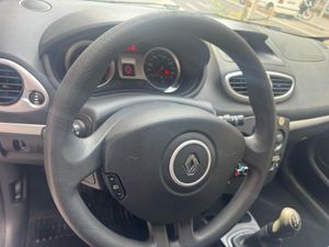 Renault Clio Authentique 1.2 16v 75cv 5p. eco2   - Foto 17