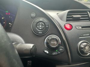 Honda Civic 1.4 i-VTEC Comfort  - Foto 25