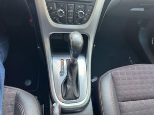 Opel Astra 2.0 CDTi S/S Sportive Auto GTC  - Foto 19
