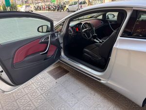Opel Astra 2.0 CDTi S/S Sportive Auto GTC  - Foto 12