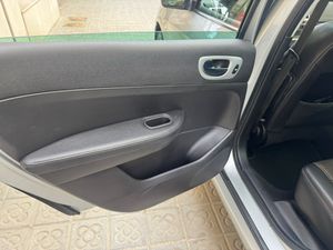 Peugeot 307 2.0 HDi 136 Pack 307SW 7PLZ  - Foto 10