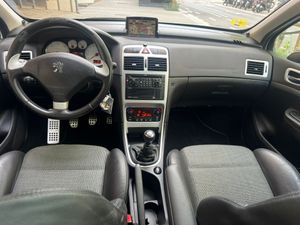 Peugeot 307 2.0 HDi 136 Pack 307SW 7PLZ  - Foto 17