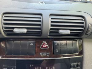 Mercedes Clase C C 240 4MATIC CLASSIC AUTO  - Foto 24
