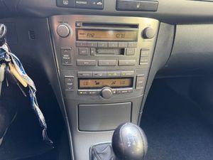 Toyota Avensis 1.8 VVT-i Sol  - Foto 18