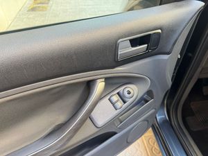 Ford C Max 1.6Ti VCT Business  - Foto 14