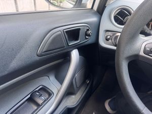 Ford Fiesta 1.25 82cv Trend  - Foto 22