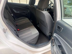 Ford Fiesta 1.25 82cv Trend  - Foto 17