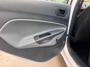 Ford Fiesta 1.25 82cv Trend  - Foto 11