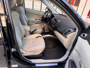 Mitsubishi Outlander 2.0 DI-D Intense  - Foto 27
