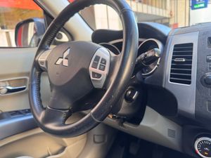 Mitsubishi Outlander 2.0 DI-D Intense  - Foto 18