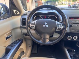 Mitsubishi Outlander 2.0 DI-D Intense  - Foto 20