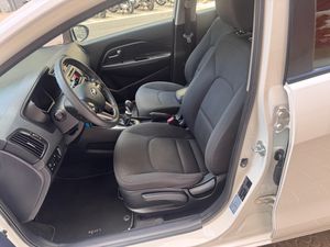 Kia Rio 1.4 CVVT 109cv Drive Eco Dynamics  - Foto 18