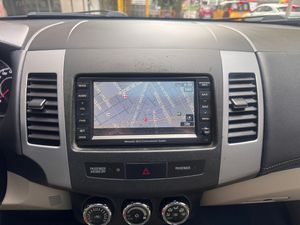 Mitsubishi Outlander 220 DI-D SST Motion  - Foto 19