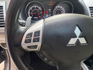 Mitsubishi Outlander 220 DI-D SST Motion  - Foto 30