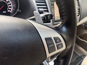 Mitsubishi Outlander 220 DI-D SST Motion  - Foto 31