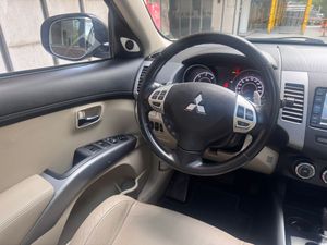 Mitsubishi Outlander 220 DI-D SST Motion  - Foto 20