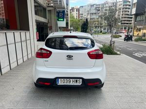 Kia Rio 1.2 CVVT 85cv Concept  - Foto 7