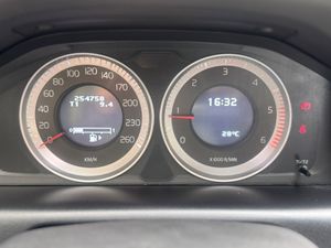 Volvo XC60 2.0 DRIVe Kinetic  - Foto 23