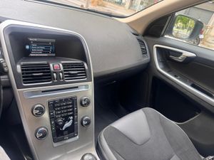 Volvo XC60 2.0 DRIVe Kinetic  - Foto 27