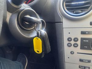 Opel Corsa C'Mon 1.4  - Foto 20