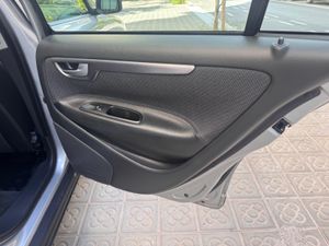 Volvo S60 2.4 140  - Foto 26