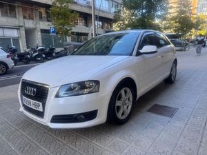 Audi A3 1.6 TDI 105cv Ambition  - Foto 2