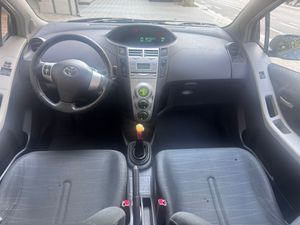 Toyota Yaris 1.4 D4-D Sol  - Foto 11