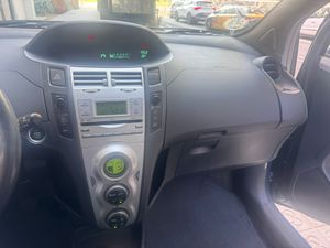 Toyota Yaris 1.4 D4-D Sol  - Foto 18