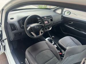 Kia Rio 1.2 CVVT 85cv Concept  - Foto 13