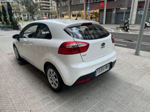 Kia Rio 1.2 CVVT 85cv Concept  - Foto 8