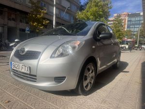 Toyota Yaris 1.3 VVT-i Luna  - Foto 2