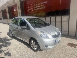 Toyota Yaris 1.3 VVT-i Luna  - Foto 4