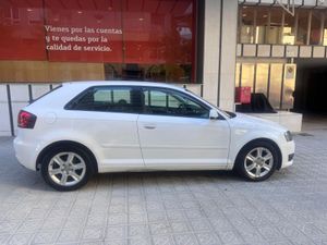 Audi A3 1.6 TDI 105cv Ambition  - Foto 5