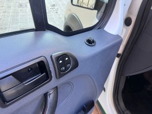 Ford Transit Connect 1.8 TDCi 90cv Tourneo Freespace 230 L  - Foto 13