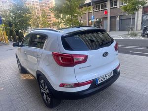 Kia Sportage 2.0 CRDI VGT Emotion 4x4  - Foto 9