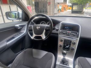 Volvo XC60 2.0 DRIVe Kinetic  - Foto 17