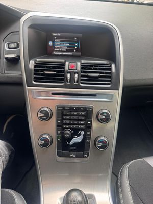 Volvo XC60 2.0 DRIVe Kinetic  - Foto 26